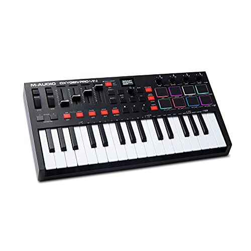 M-Audio Oxygen Pro Mini – Tastiera MIDI controller USB a 32 tasti con pad Beat, manopole, tasti e fader assegnabili via MIDI e suite software inclusa