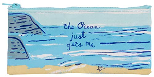 Blue Q astucci – Cerniera robusta, robusta e facile da pulire, 4,25 cm di altezza x 21,6 cm di larghezza, realizzata in materiale riciclato al 95%. The Ocean Just Gets Me Ocean Gets Me
